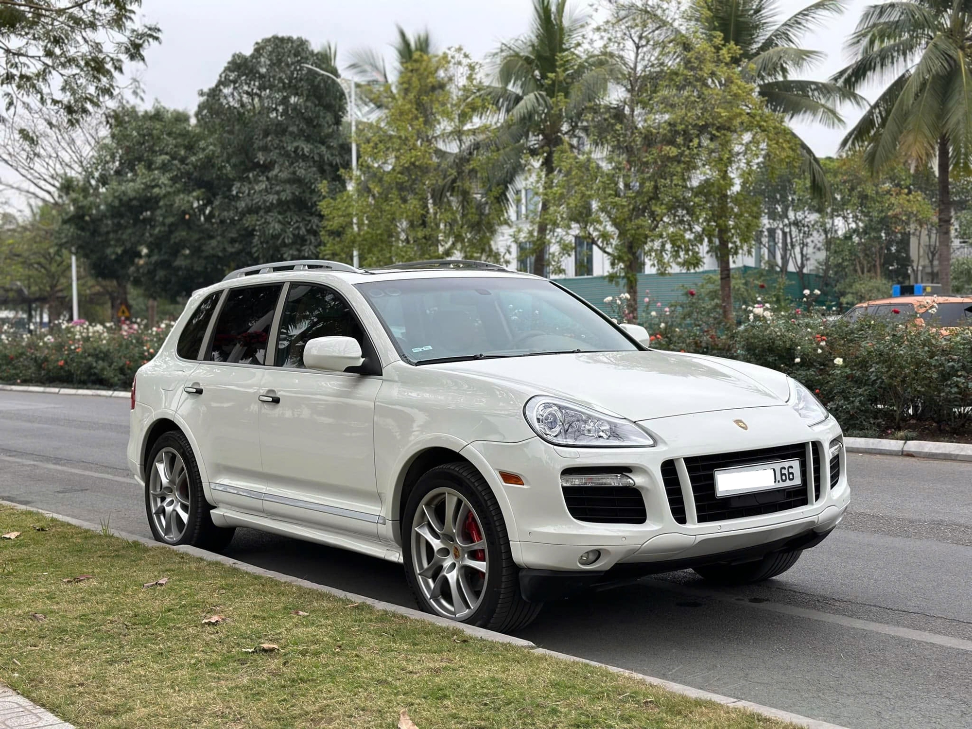 Sắm Porsche Cayenne GTS gần 600 triệu, chủ xe 33 tuổi chia sẻ: 'Mơ ước từ cấp 3, chấp nhận nuôi đắt, bán lỗ để thỏa đam mê' - Ảnh 5
