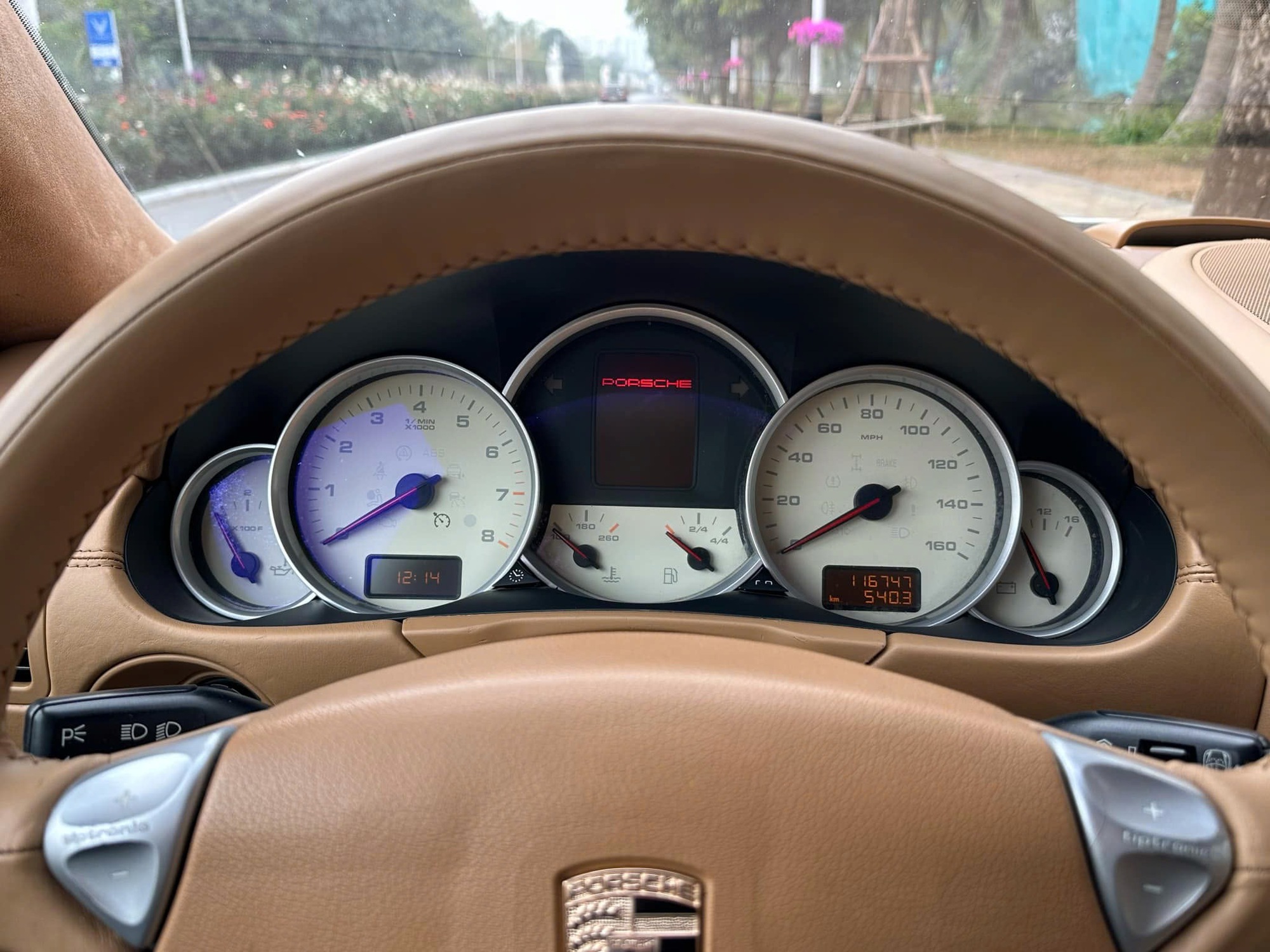 Sắm Porsche Cayenne GTS gần 600 triệu, chủ xe 33 tuổi chia sẻ: 'Mơ ước từ cấp 3, chấp nhận nuôi đắt, bán lỗ để thỏa đam mê' - Ảnh 3