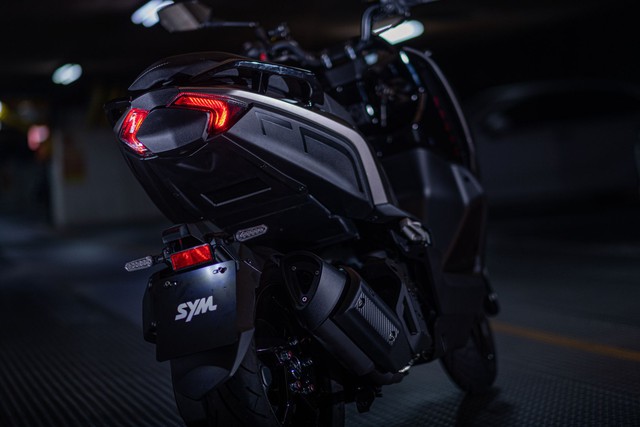 Đơn vị làm xe máy đầu tiên ở Việt Nam ra mắt xe ga mới: Mang công nghệ xe đối thủ Honda, Yamaha chưa có - Ảnh 4