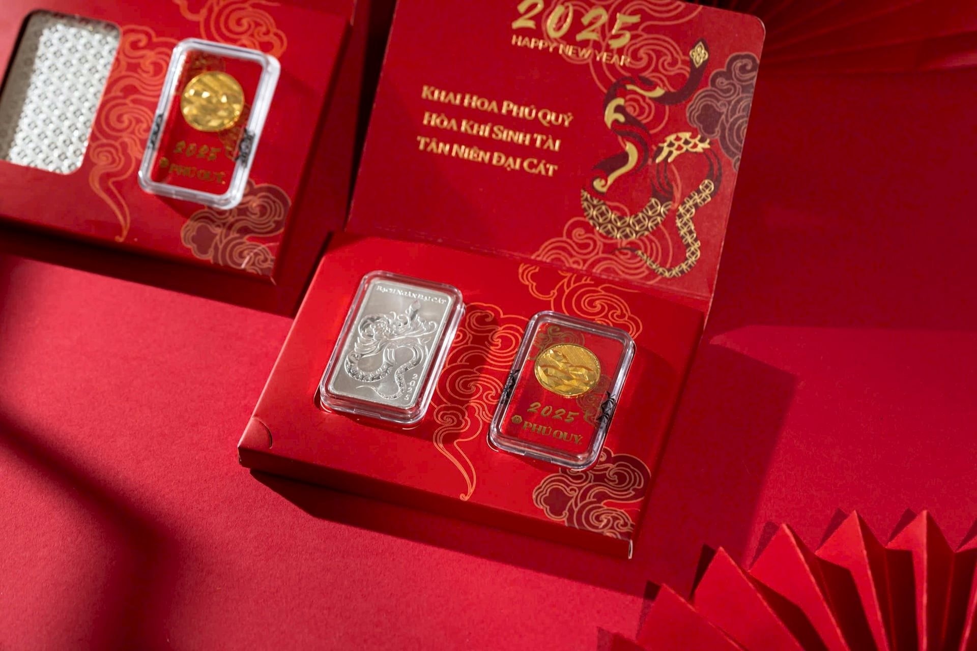 Ngày vía Thần Tài, mua vàng thôi là chưa đủ - Ảnh 5