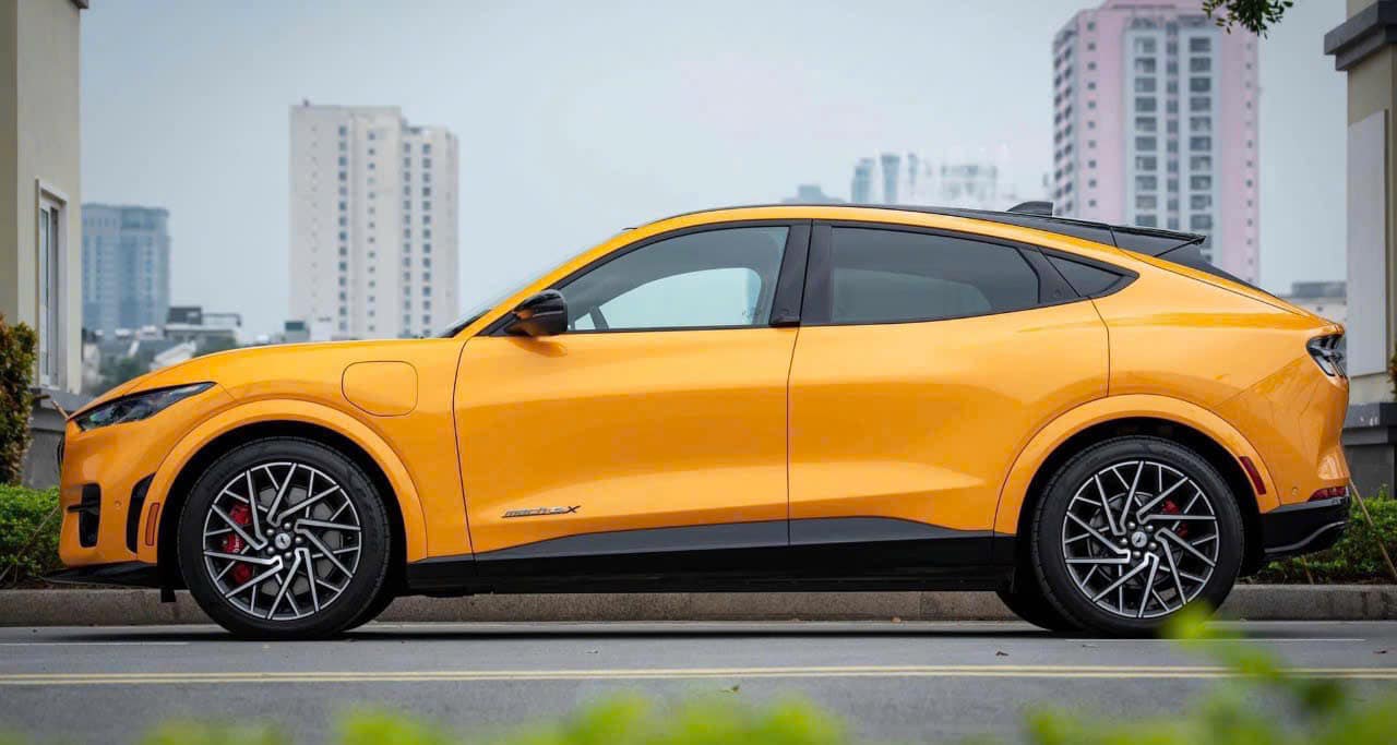 Ford Mustang Mach-E giảm 2 tỷ đồng vẫn chật vật tìm khách: 480 mã lực, hơn 430km/sạc, có sạc nhanh nhưng khó tìm trạm - Ảnh 4