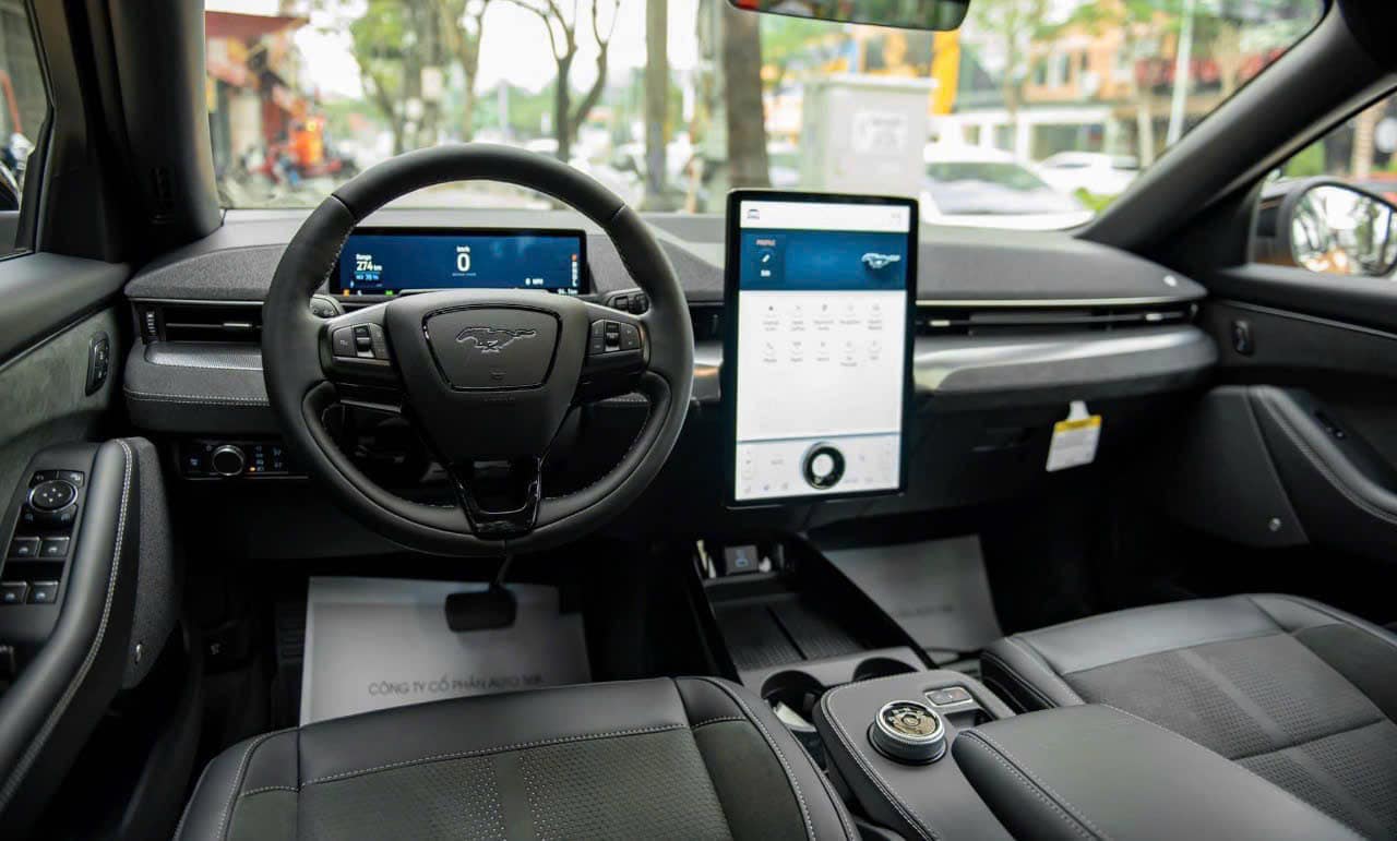 Ford Mustang Mach-E giảm 2 tỷ đồng vẫn chật vật tìm khách: 480 mã lực, hơn 430km/sạc, có sạc nhanh nhưng khó tìm trạm - Ảnh 7