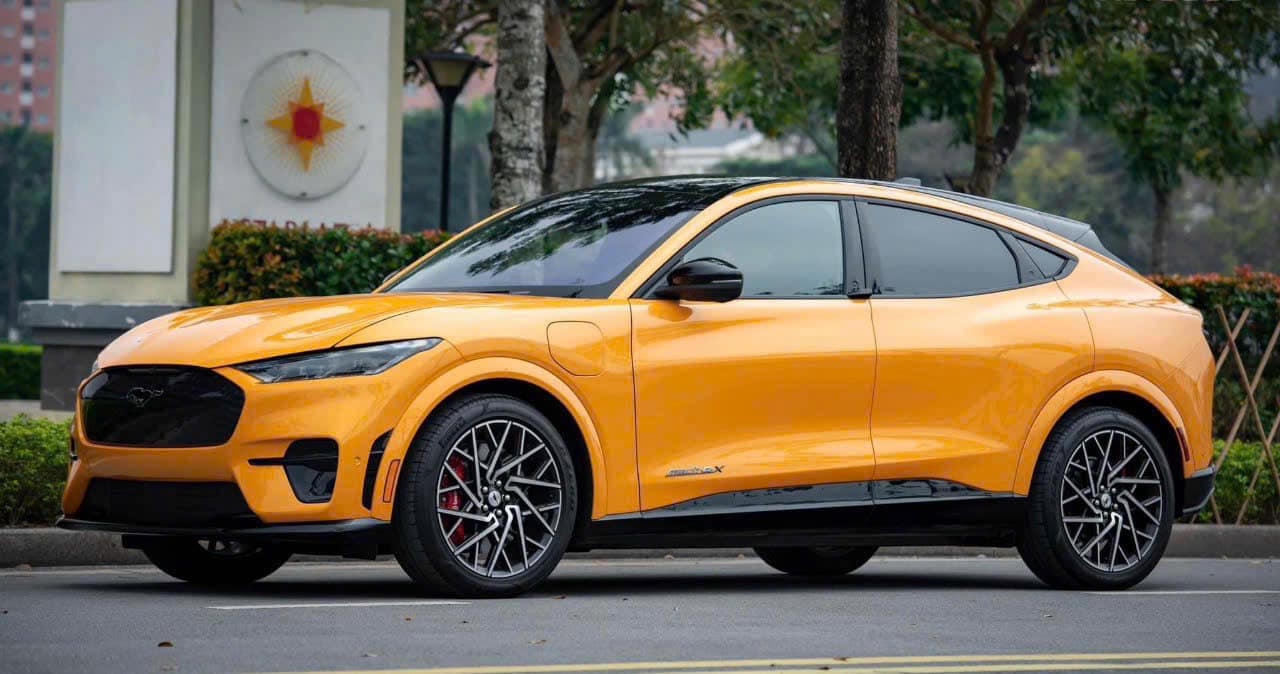 Ford Mustang Mach-E giảm 2 tỷ đồng vẫn chật vật tìm khách: 480 mã lực, hơn 430km/sạc, có sạc nhanh nhưng khó tìm trạm - Ảnh 3