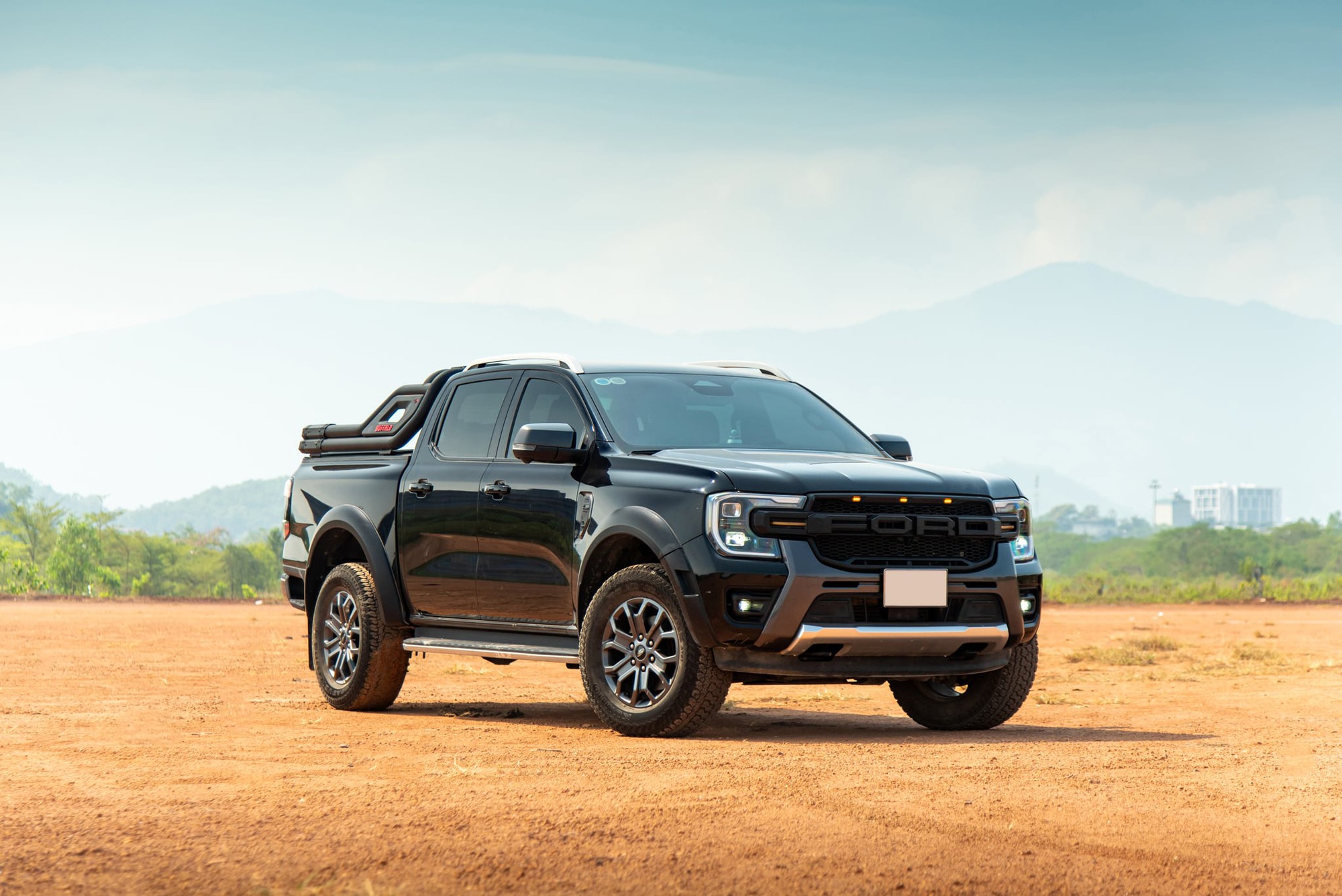 Ford Ranger giảm giá tại đại lý: Bản Raptor giảm nhiều nhất 70 triệu đồng, đều sản xuất năm nay, thêm sức ép cho Triton - Ảnh 1