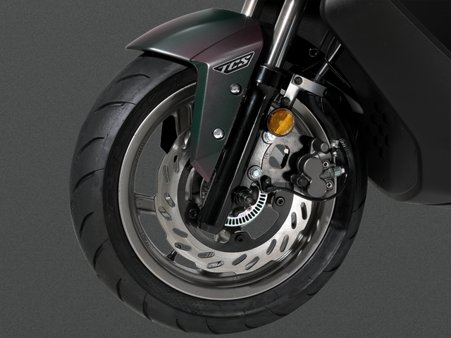 Đơn vị làm xe máy đầu tiên ở Việt Nam ra mắt xe ga mới: Mang công nghệ xe đối thủ Honda, Yamaha chưa có - Ảnh 2