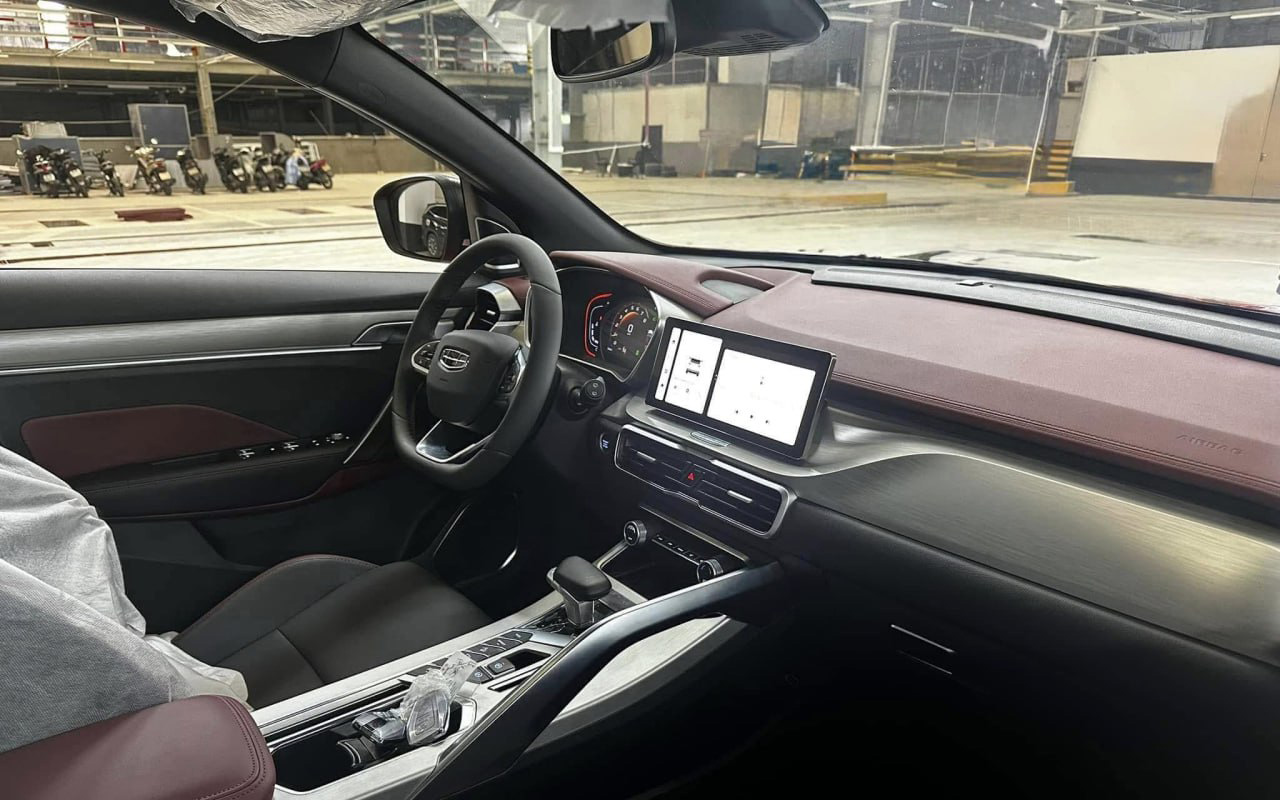 Ảnh thực tế 2 bản Geely Coolray giá dự kiến từ hơn 530 triệu tại Việt Nam: Khác biệt ở ngoại hình, công nghệ, bản ‘full’ có ADAS - Ảnh 10