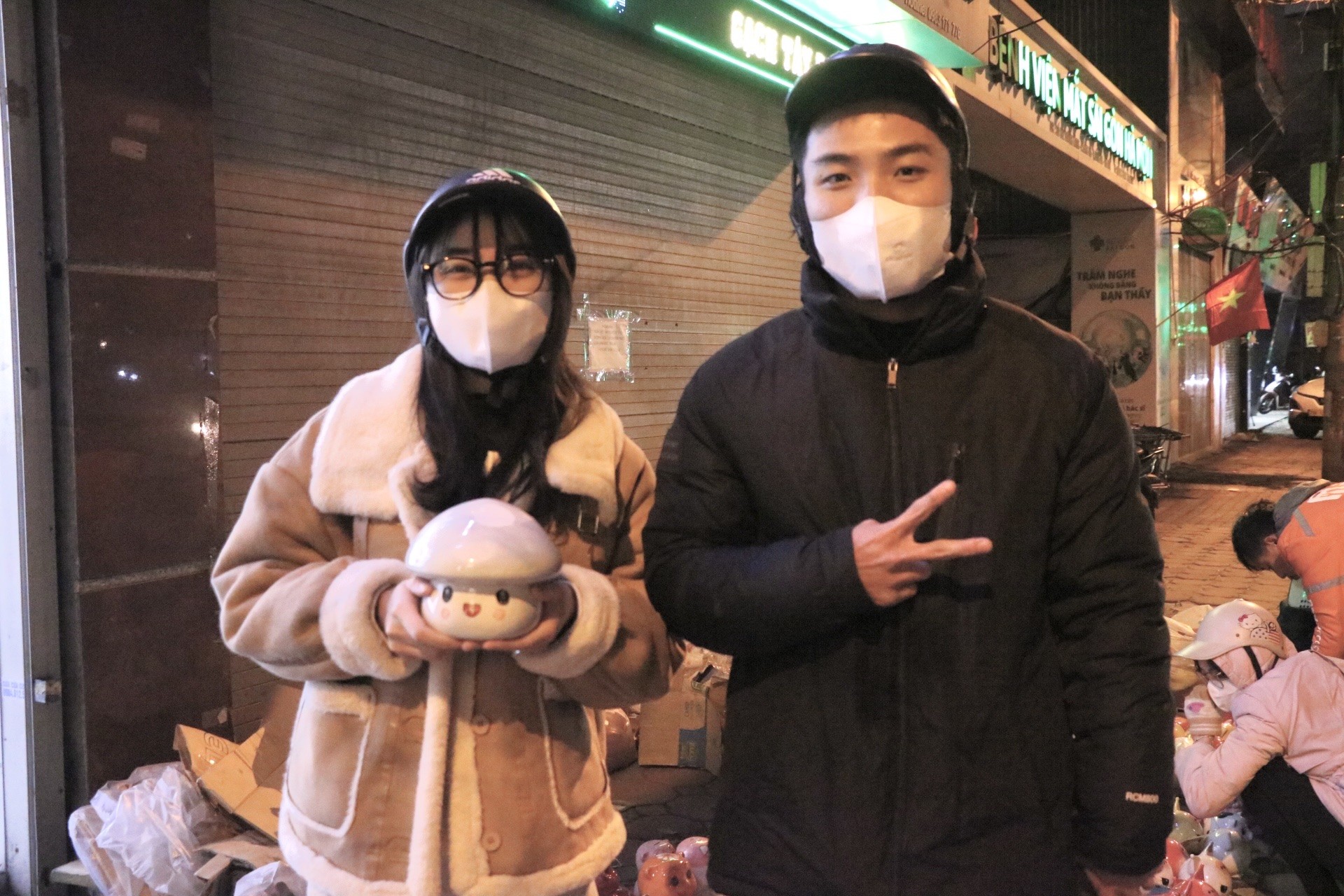 Nhiều người mua heo đất lấy may đầu năm - Ảnh 7