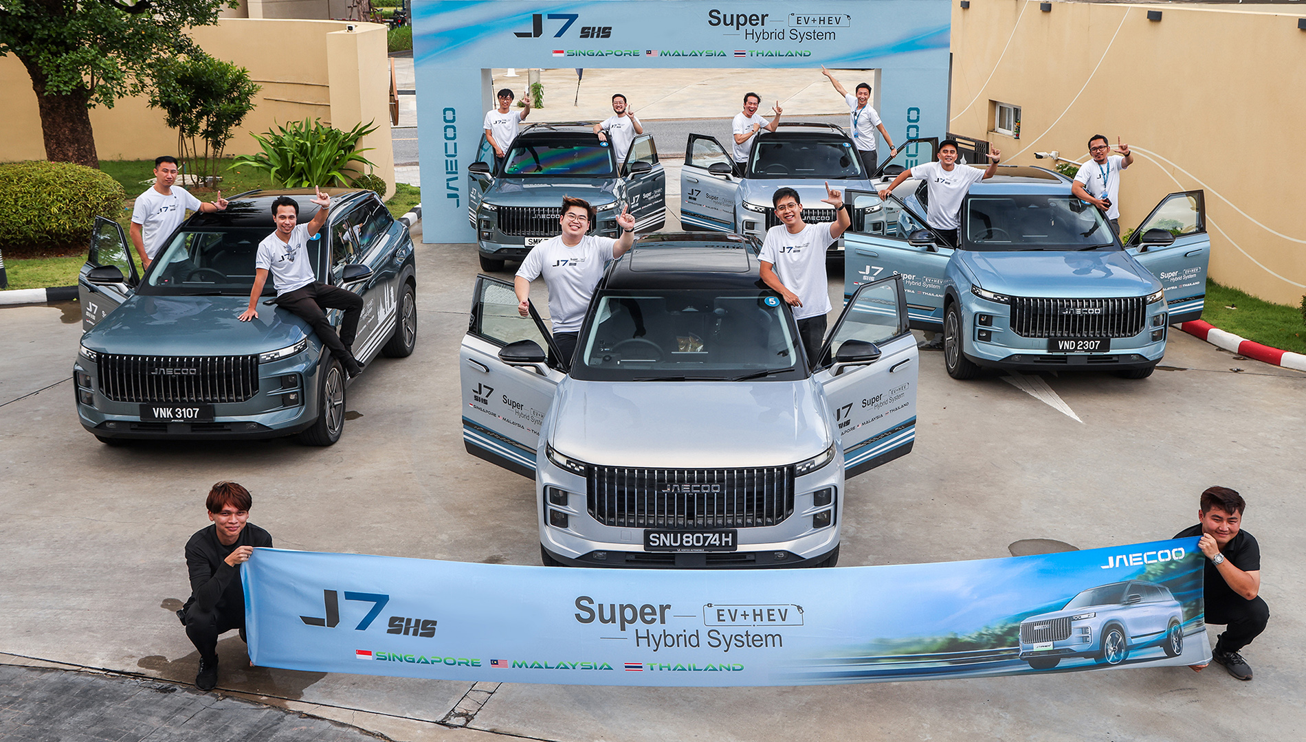 Một mẫu SUV hybrid mới về VN vừa lập kỷ lục chạy xuyên quốc gia hơn 1.400 km không cần tiếp nhiên liệu - Ảnh 1