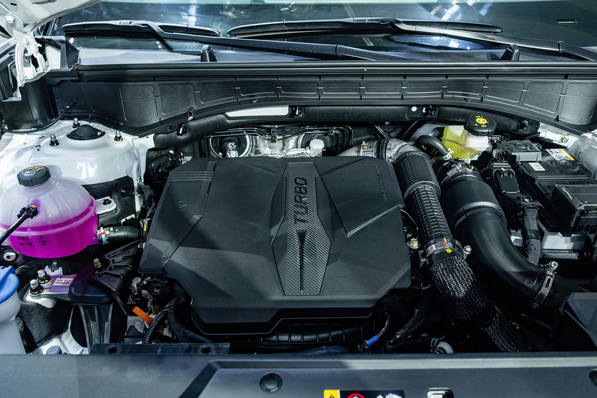 Hyundai Santa Fe giảm 100 triệu tại đại lý: Bản thấp nhất chưa đến 1 tỷ đồng, tăng sức cạnh tranh Everest - Ảnh 4