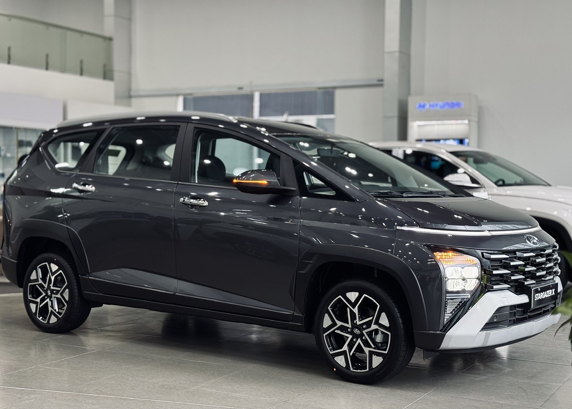 Hàng loạt MPV dưới 700 triệu đua giảm giá hàng chục triệu, ngay cả 'vua xe xăng' Xpander cũng không ngoại lệ - Ảnh 7