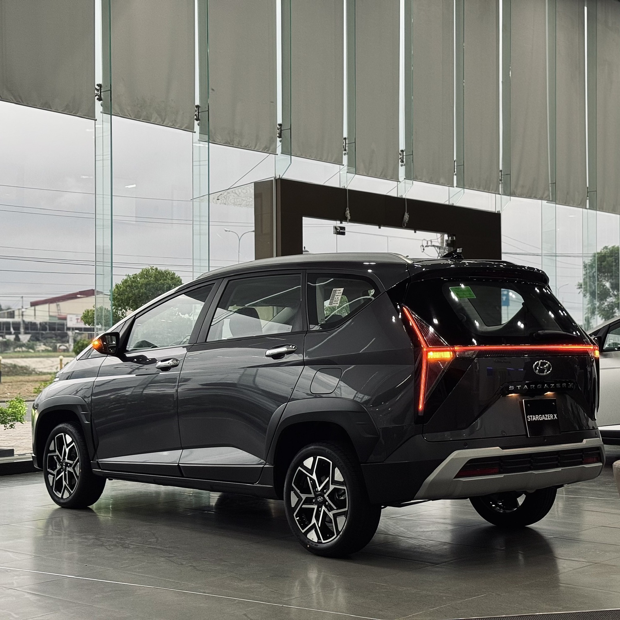 Hàng loạt MPV dưới 700 triệu đua giảm giá hàng chục triệu, ngay cả 'vua xe xăng' Xpander cũng không ngoại lệ - Ảnh 8