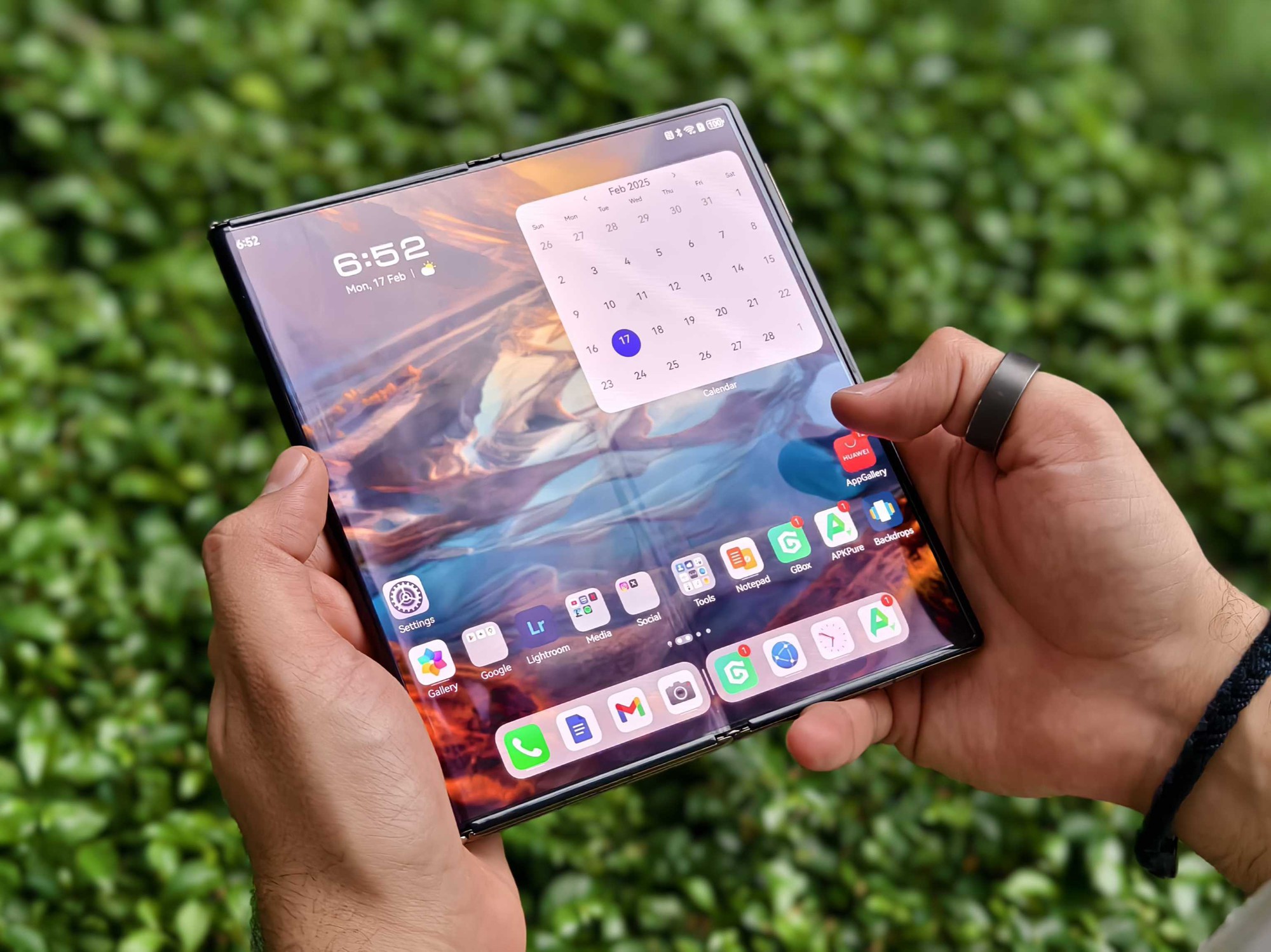 Smartphone gập ba Huawei Mate XT chính thức được mở bán ra toàn cầu, giá gần 100 triệu VNĐ - Ảnh 2