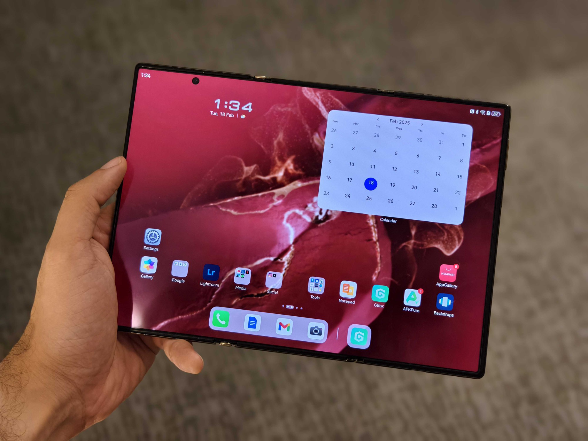 Smartphone gập ba Huawei Mate XT chính thức được mở bán ra toàn cầu, giá gần 100 triệu VNĐ - Ảnh 1