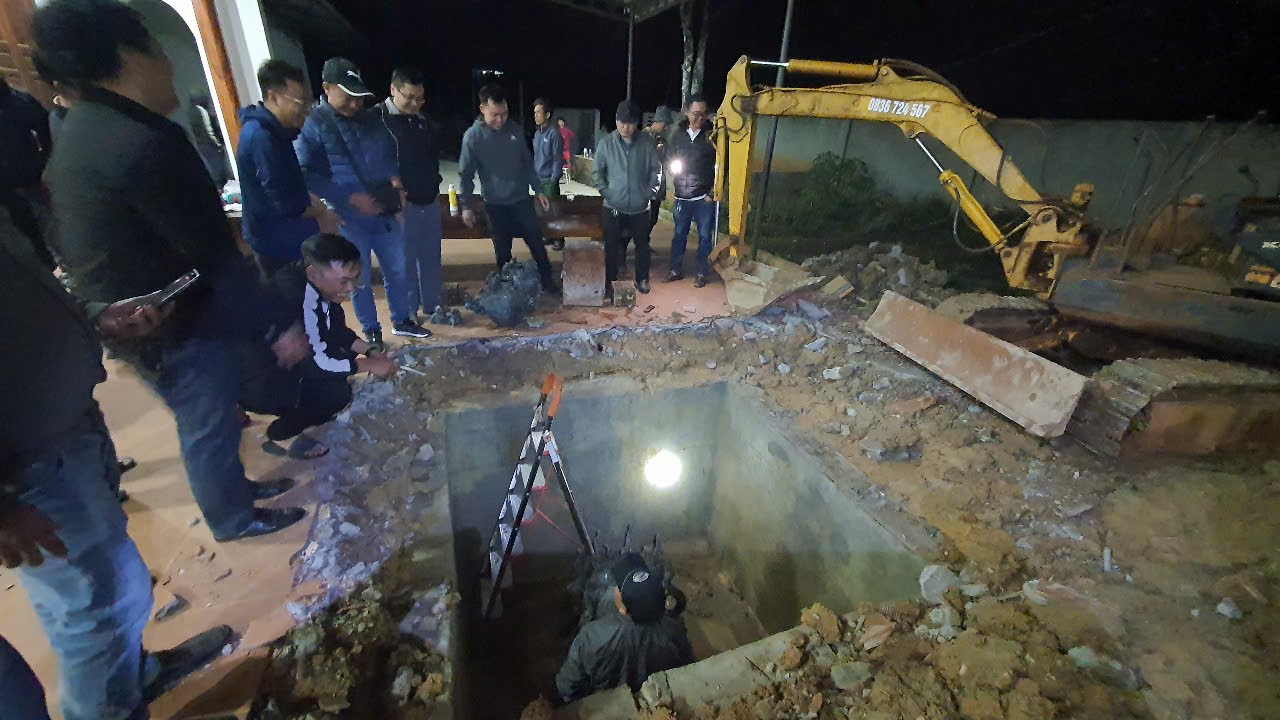 CLIP: Cận cảnh khám xét nơi tu tập "thành tiên", lừa đảo gần 100 tỉ đồng - Ảnh 1