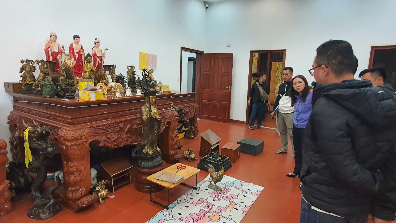 CLIP: Cận cảnh khám xét nơi tu tập "thành tiên", lừa đảo gần 100 tỉ đồng - Ảnh 14