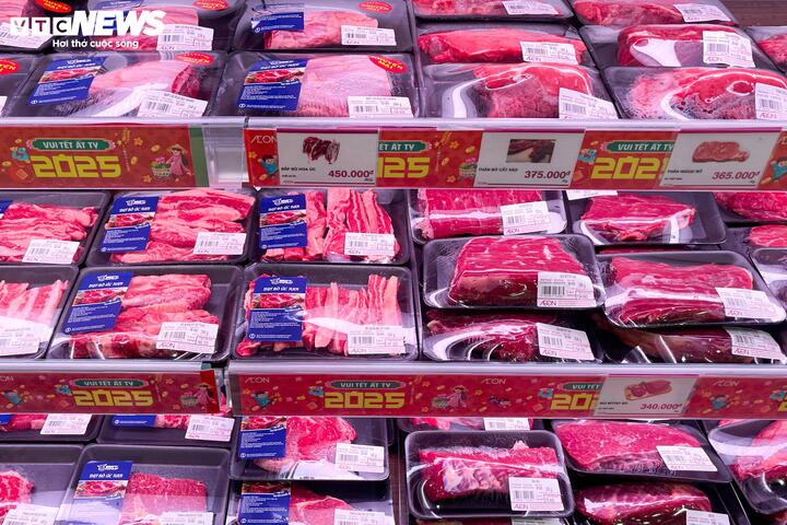 Siêu thị lại đầy ắp hàng hóa sau kỳ nghỉ Tết Nguyên đán Ất Tỵ - Ảnh 4