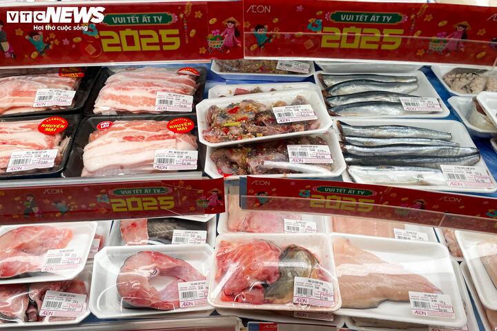 Siêu thị lại đầy ắp hàng hóa sau kỳ nghỉ Tết Nguyên đán Ất Tỵ - Ảnh 5