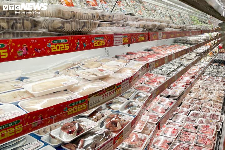 Siêu thị lại đầy ắp hàng hóa sau kỳ nghỉ Tết Nguyên đán Ất Tỵ - Ảnh 6