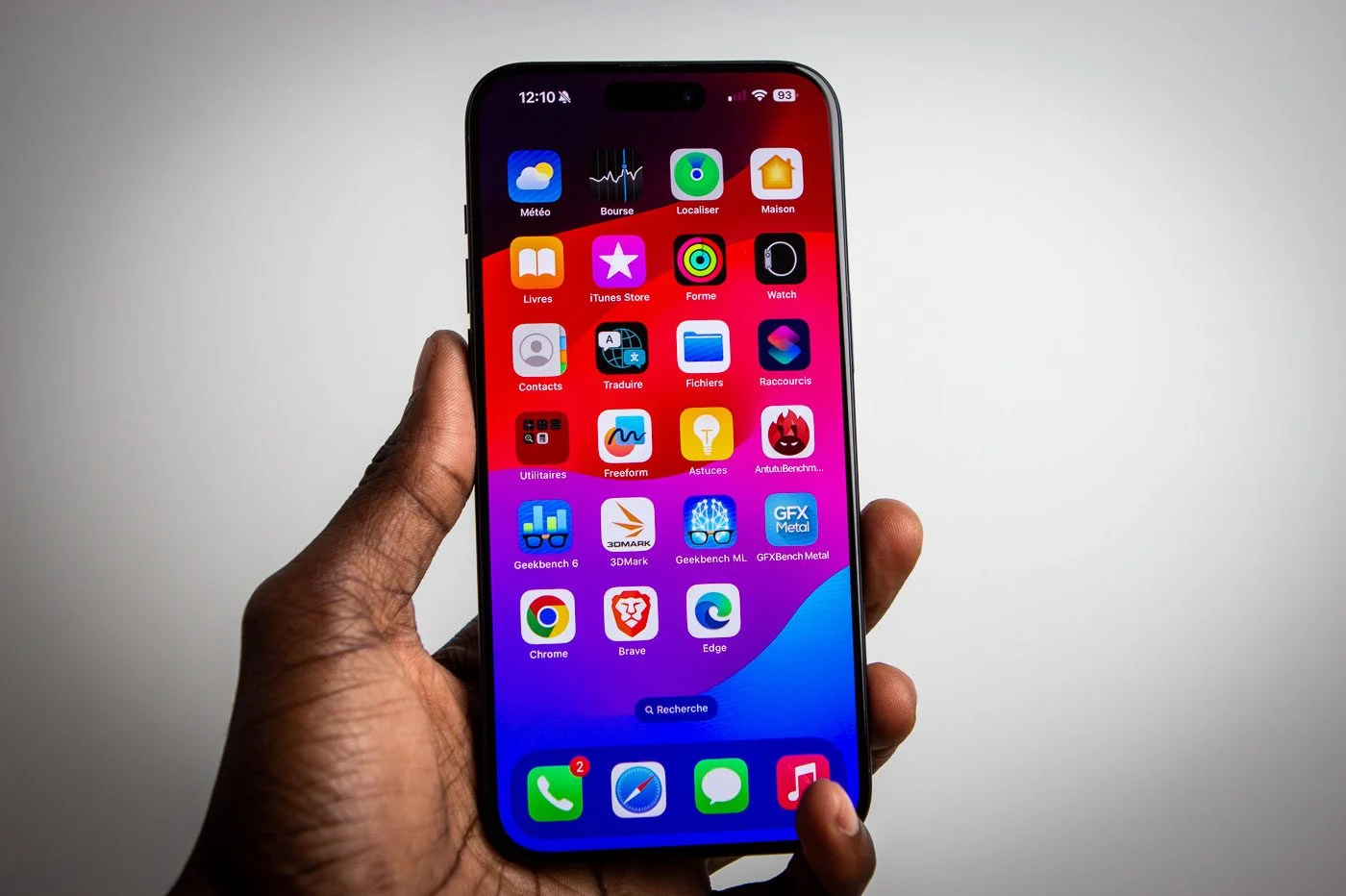 Xuất hiện virus tấn công iPhone, tự động lấy hình ảnh, thông tin nhạy cảm của người dùng! - Ảnh 1