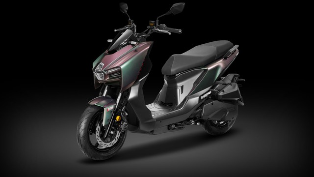 Đơn vị làm xe máy đầu tiên ở Việt Nam ra mắt xe ga mới: Mang công nghệ xe đối thủ Honda, Yamaha chưa có - Ảnh 1