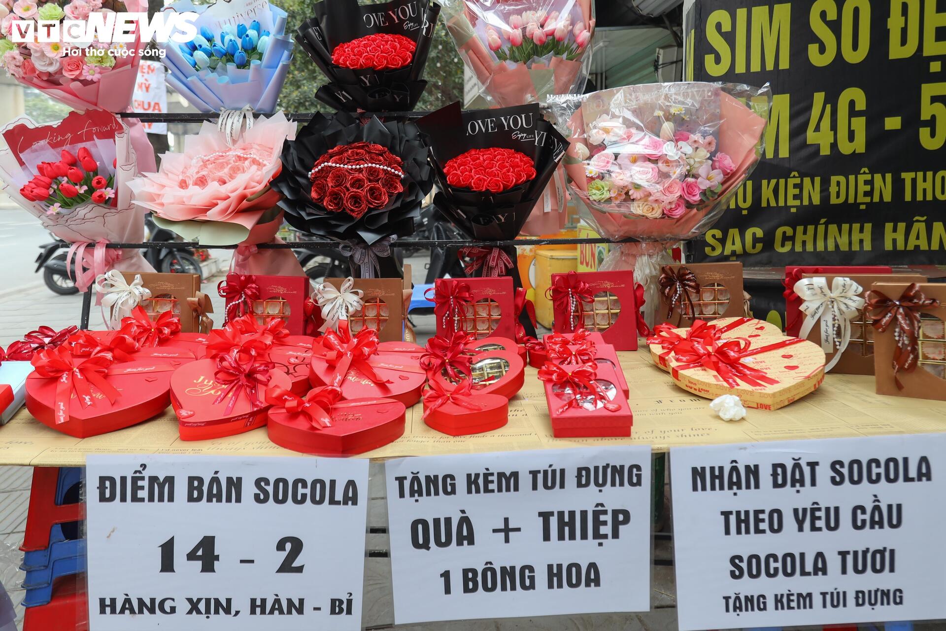3 tiếng chốt 50 đơn, cửa hàng socola 'hốt bạc' mùa Valentine 2025 - Ảnh 11