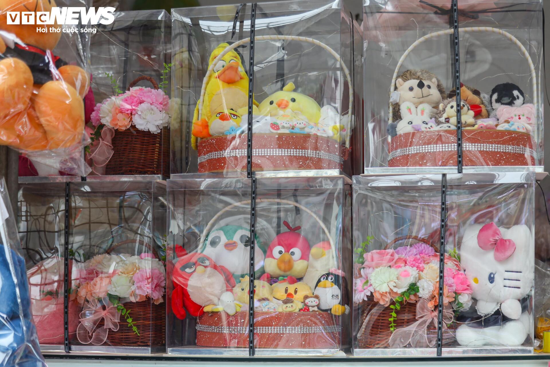 3 tiếng chốt 50 đơn, cửa hàng socola 'hốt bạc' mùa Valentine 2025 - Ảnh 16