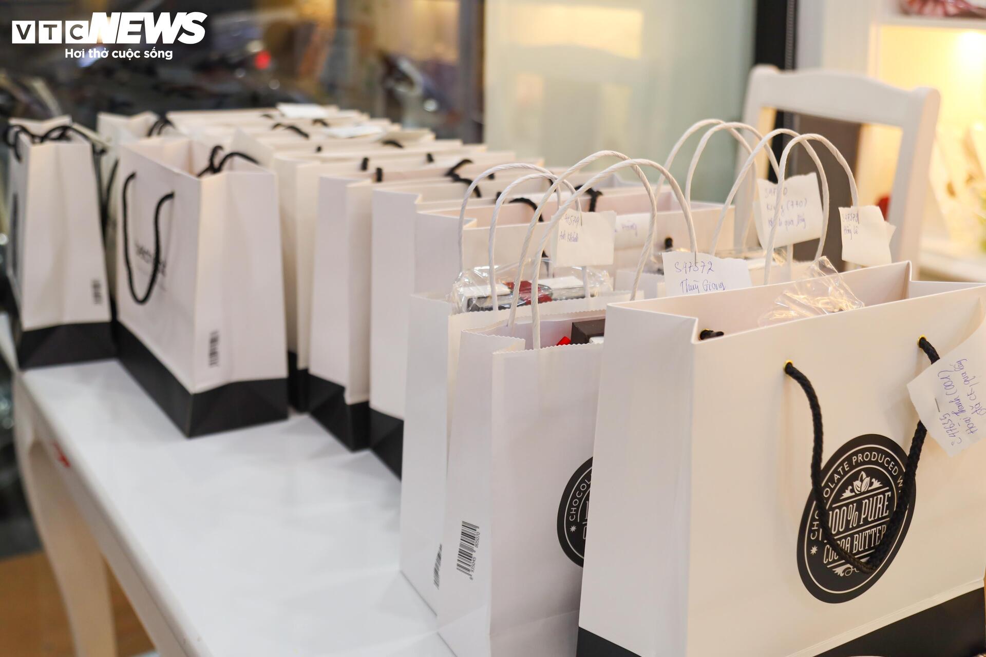 3 tiếng chốt 50 đơn, cửa hàng socola 'hốt bạc' mùa Valentine 2025 - Ảnh 3