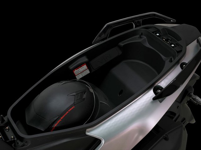 Đơn vị làm xe máy đầu tiên ở Việt Nam ra mắt xe ga mới: Mang công nghệ xe đối thủ Honda, Yamaha chưa có - Ảnh 6