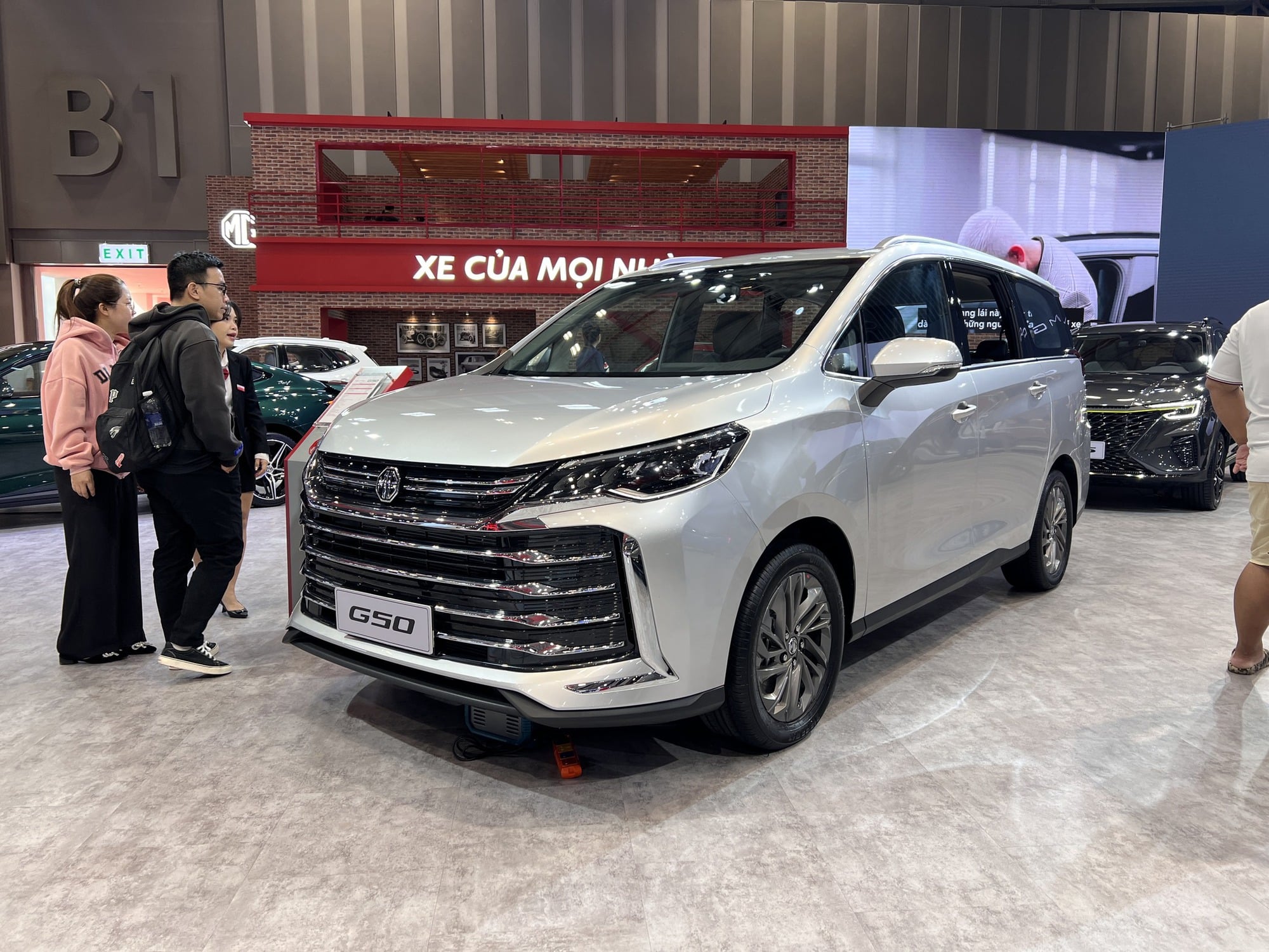 Loạt xe mới ra mắt Việt Nam tháng này: Phân khúc MPV, SUV 5-7 chỗ, có mẫu lần đầu mở bán - Ảnh 1