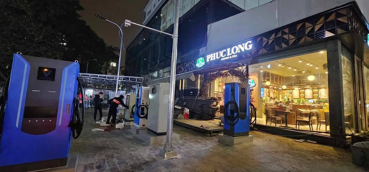 Công ty của tỷ phú Phạm Nhật Vượng vừa ra mắt công nghệ sạc đột phá giúp nâng công suất, rút ngắn đáng kể thời gian sạc - Ảnh 3