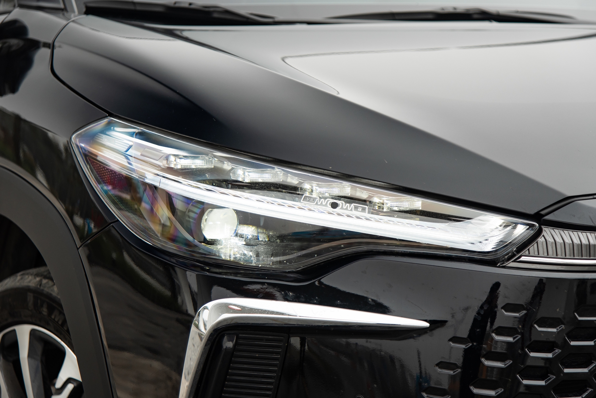 Định mua xe 500 triệu nhưng chốt Toyota Corolla Cross gần 1 tỷ, chủ nhân chia sẻ: ‘Mua ô tô vì cảm thấy lạnh mỗi khi đi xe máy qua cầu’ - Ảnh 3