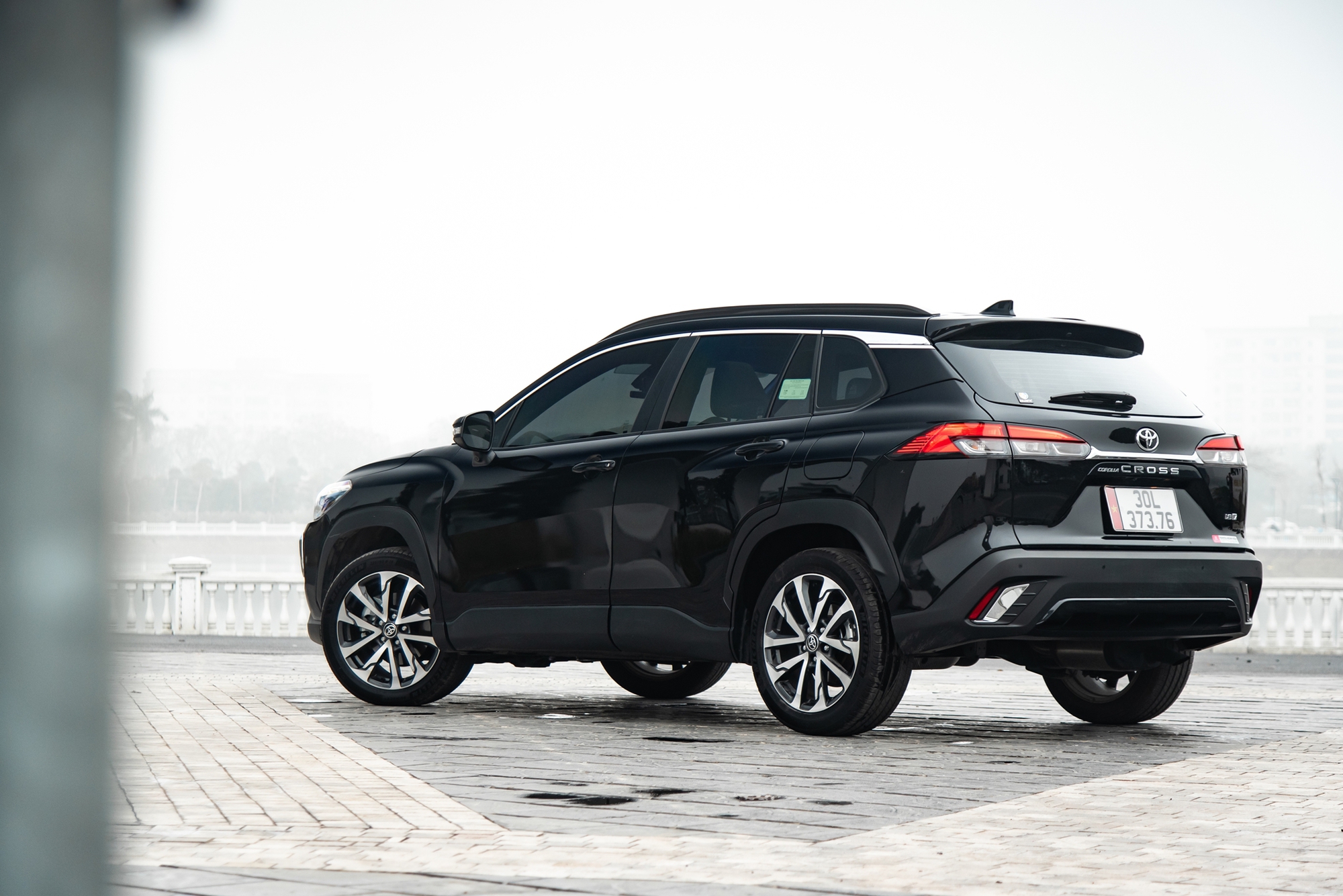 Định mua xe 500 triệu nhưng chốt Toyota Corolla Cross gần 1 tỷ, chủ nhân chia sẻ: ‘Mua ô tô vì cảm thấy lạnh mỗi khi đi xe máy qua cầu’ - Ảnh 9