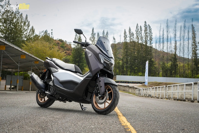 Yamaha có xe tay ga cạnh tranh Honda Phi Thuyền: Mạnh hơn 15 mã lực, danh sách công nghệ dày đặc - Ảnh 1