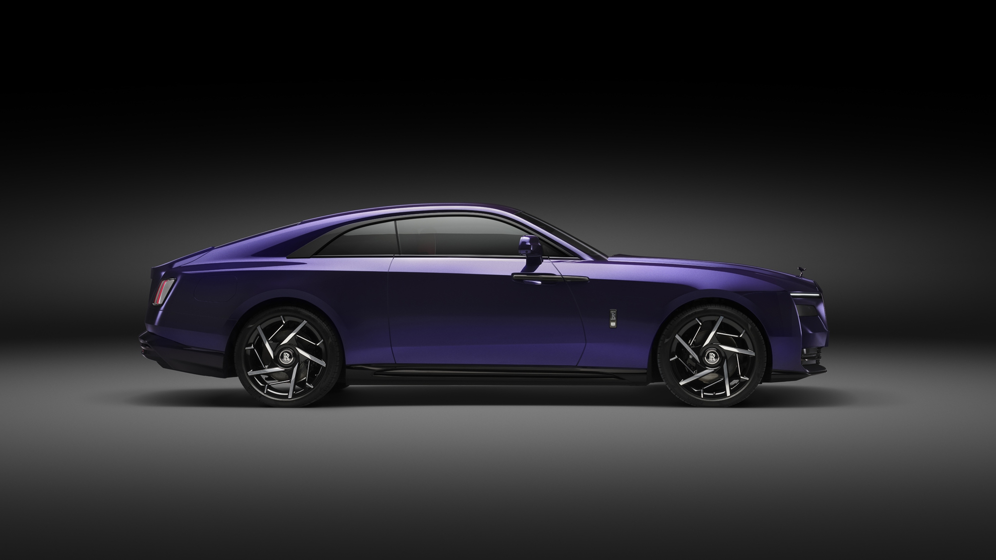 Rolls-Royce Spectre Black Badge chốt giá từ gần 20,6 tỷ, thành xe điện đắt nhất Việt Nam, hơn bản thường 2,6 tỷ nhờ một số điểm khác biệt - Ảnh 1