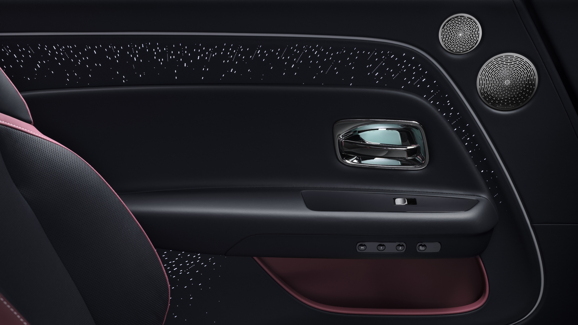 Rolls-Royce Spectre Black Badge chốt giá từ gần 20,6 tỷ, thành xe điện đắt nhất Việt Nam, hơn bản thường 2,6 tỷ nhờ một số điểm khác biệt - Ảnh 12