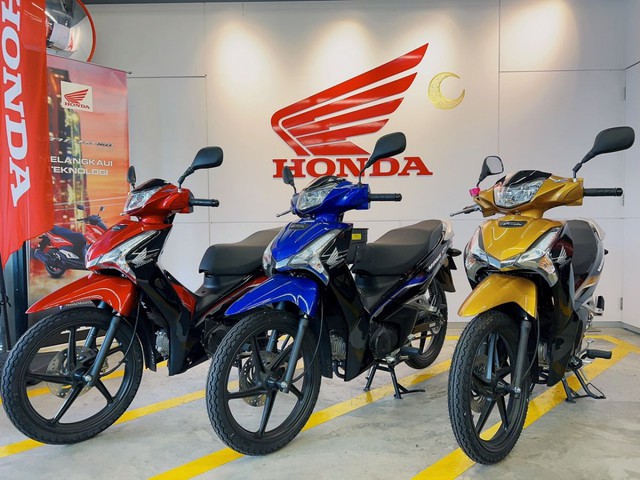 Honda Wave 125i đã về đại lý Việt: Màu vàng đồng cực đẹp, ăn xăng 1,67L/100km, cốp to ngang cốp Vision - Ảnh 2