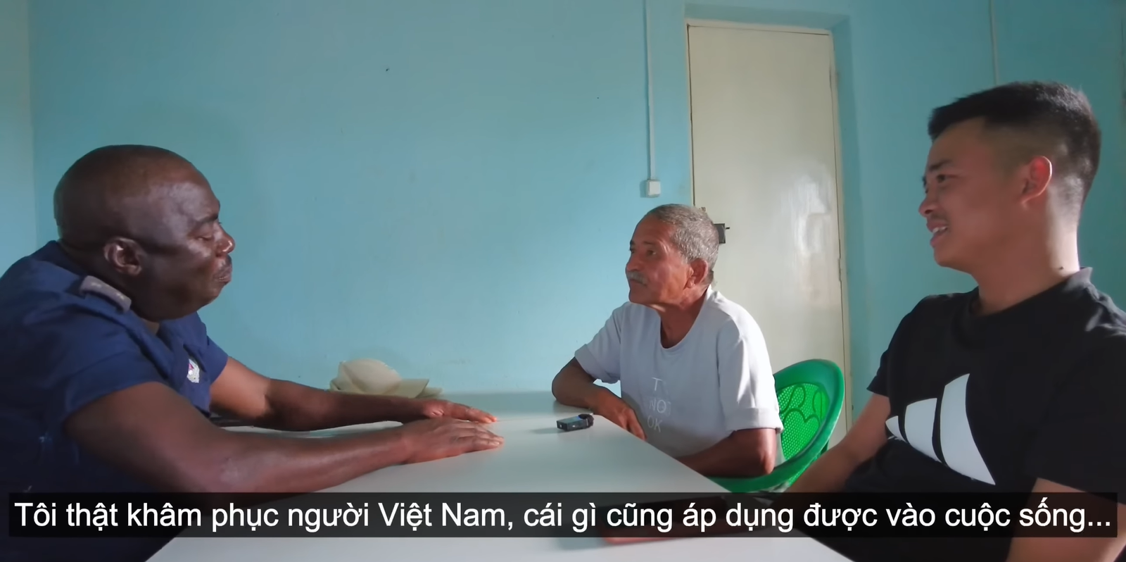 'Sản vật' trồng khắp Việt Nam từ gốc đến ngọn đều hái ra tiền, sang châu Phi thành của lạ khiến trưởng công an huyện phải thốt lên: "Người Việt thật thông minh" - Ảnh 6