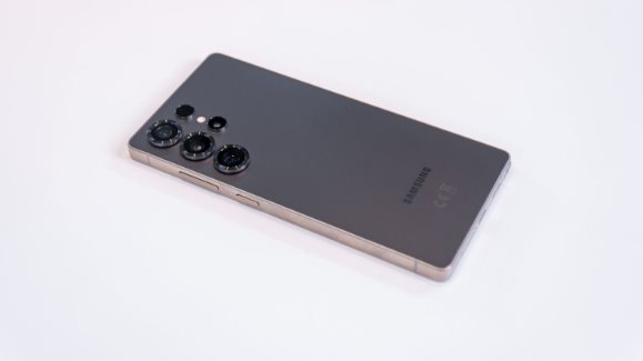 Chiêu cuối khiến "át chủ bài" của Samsung rẻ đến khó tin, điều mà các tín đồ của iPhone không bao giờ có - Ảnh 3