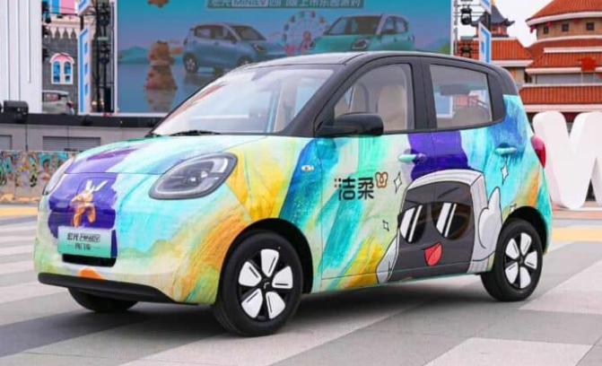 Xe điện rẻ nhất Việt Nam ra mắt phiên bản 5 cửa: Một lần sạc đi 205 km, giá khởi điểm 158 triệu đồng - Ảnh 1