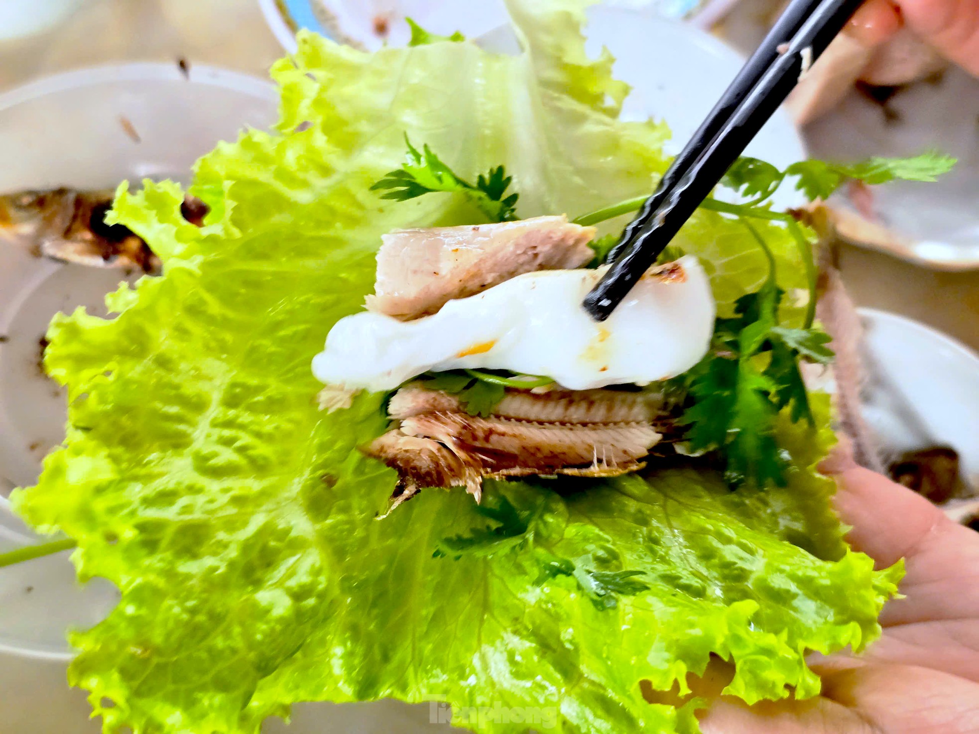 Nướng cá đặc sản không ngơi tay, nhiều người 'hốt bạc' mỗi ngày - Ảnh 14