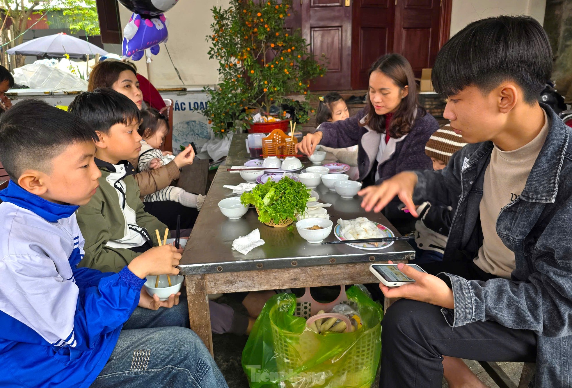 Nướng cá đặc sản không ngơi tay, nhiều người 'hốt bạc' mỗi ngày - Ảnh 16