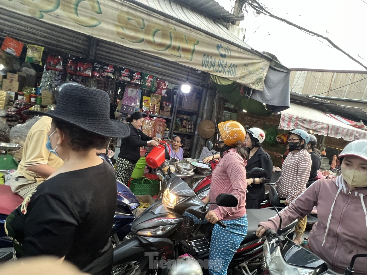 Nấm rơm tăng giá chóng mặt trước rằm tháng Giêng - Ảnh 1