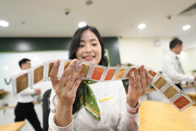 Giá vàng bất ngờ giảm mạnh, dự báo một điều sắp diễn ra - Ảnh 1