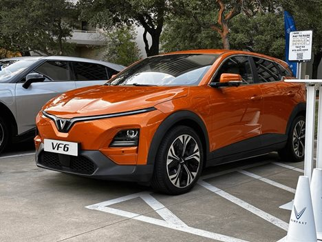 VinFast của tỷ phú Phạm Nhật Vượng sắp bán VF 6 và VF 7 tại Mỹ, giá dự kiến hơn 700 triệu đồng - Ảnh 1