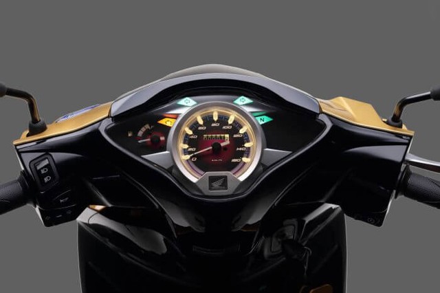 Honda Wave 125i đã về đại lý Việt: Màu vàng đồng cực đẹp, ăn xăng 1,67L/100km, cốp to ngang cốp Vision - Ảnh 3