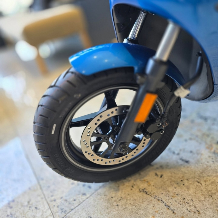 Xe máy điện đẹp như Vespa đi hơn 300km/sạc, có một tính năng xịn như Honda SH, giá quy đổi từ 30 triệu - Ảnh 6