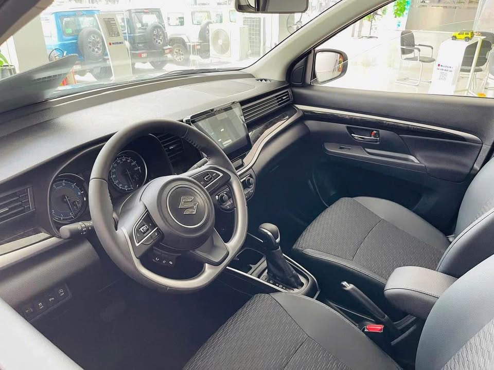 Suzuki XL7 hybrid giảm giá 55 triệu tại đại lý, đua với Xpander: Giá thực tế còn 545 triệu, rẻ hơn cả Avanza số sàn - Ảnh 5