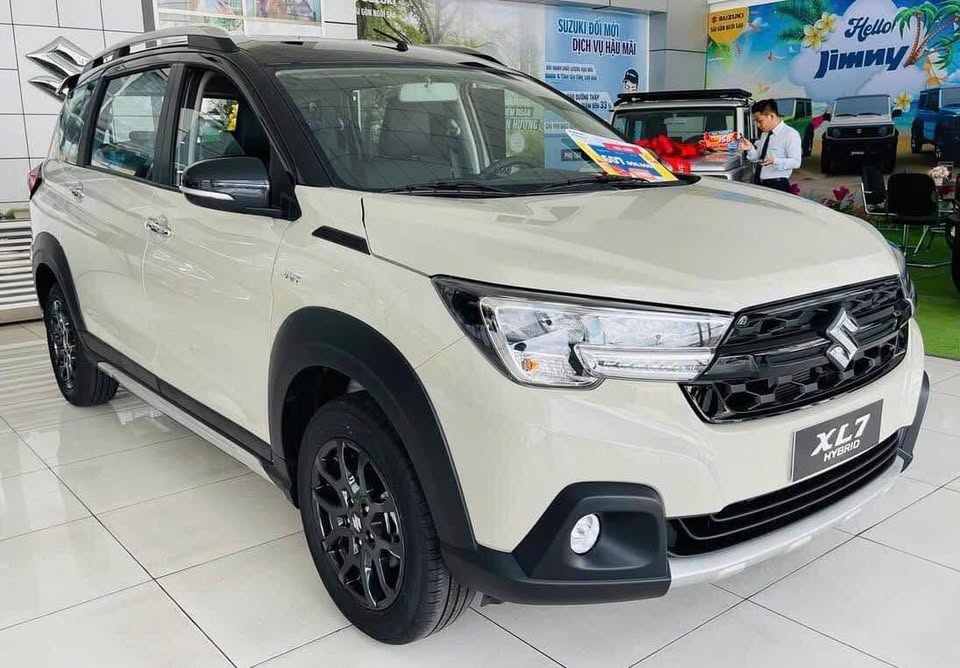Suzuki XL7 hybrid giảm giá 55 triệu tại đại lý, đua với Xpander: Giá thực tế còn 545 triệu, rẻ hơn cả Avanza số sàn - Ảnh 3