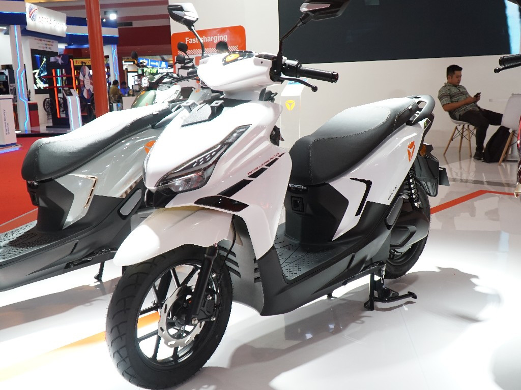 Xe máy giống hệt Honda Vario, nhưng giá rẻ hơn cả chục triệu đồng vừa ra mắt - Ảnh 1