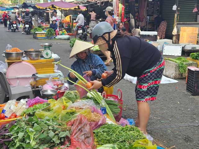 Mùng 5 Tết, giá khổ qua bất ngờ tăng mạnh - Ảnh 3